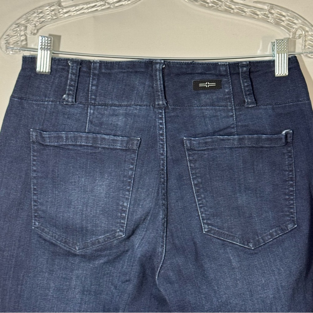 Liverpool Los Angeles Wide Leg Jeans
Style LM4122A4 – Summit Lake Size 6/28 - Picture 4 of 8
